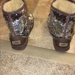 Beautiful sparkly ugg boots !