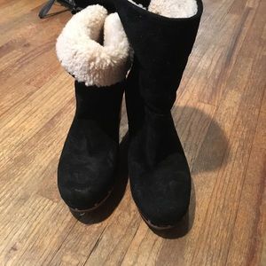 Ugg size 7 clog boots black size7