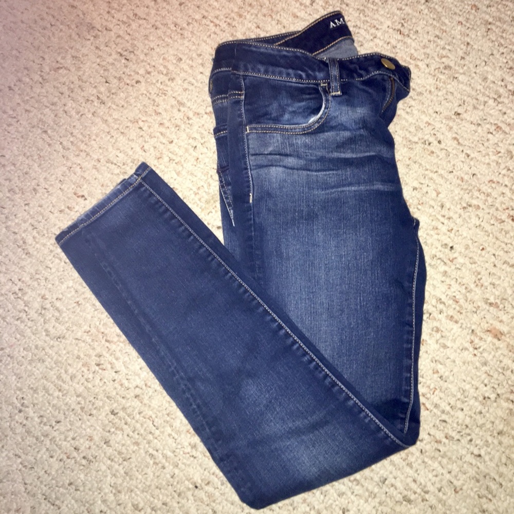 American Eagle Medium Wash Jeans