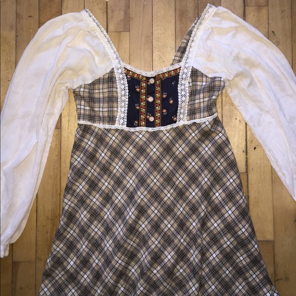 SOLD Vintage 1970s Gunne Sax Boho Dresses - Picture 6 of 8