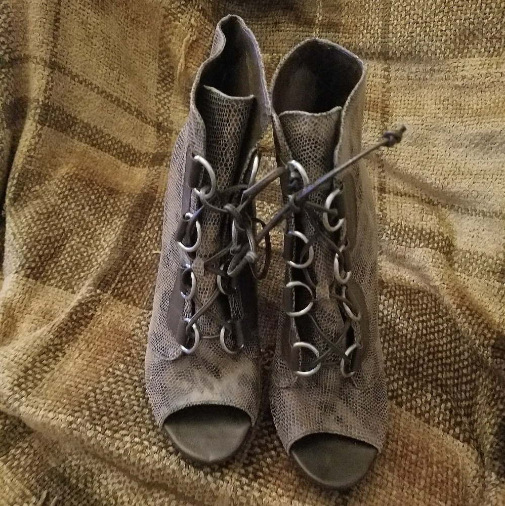 Army style heel