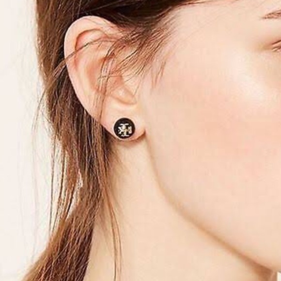 tory burch // swarovski pearl logo studs - Picture 3 of 8