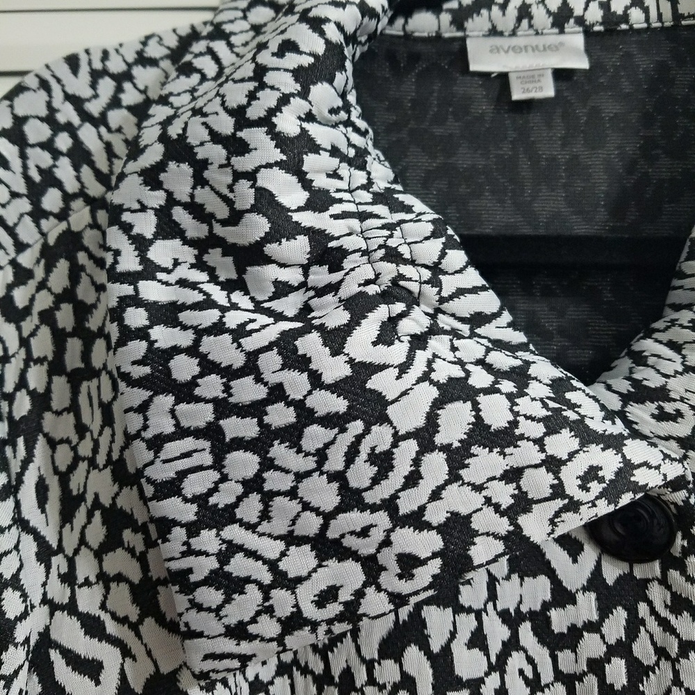 Black and White Dress Jacket NWOT
