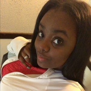 Meet your Posher, Shakirya
