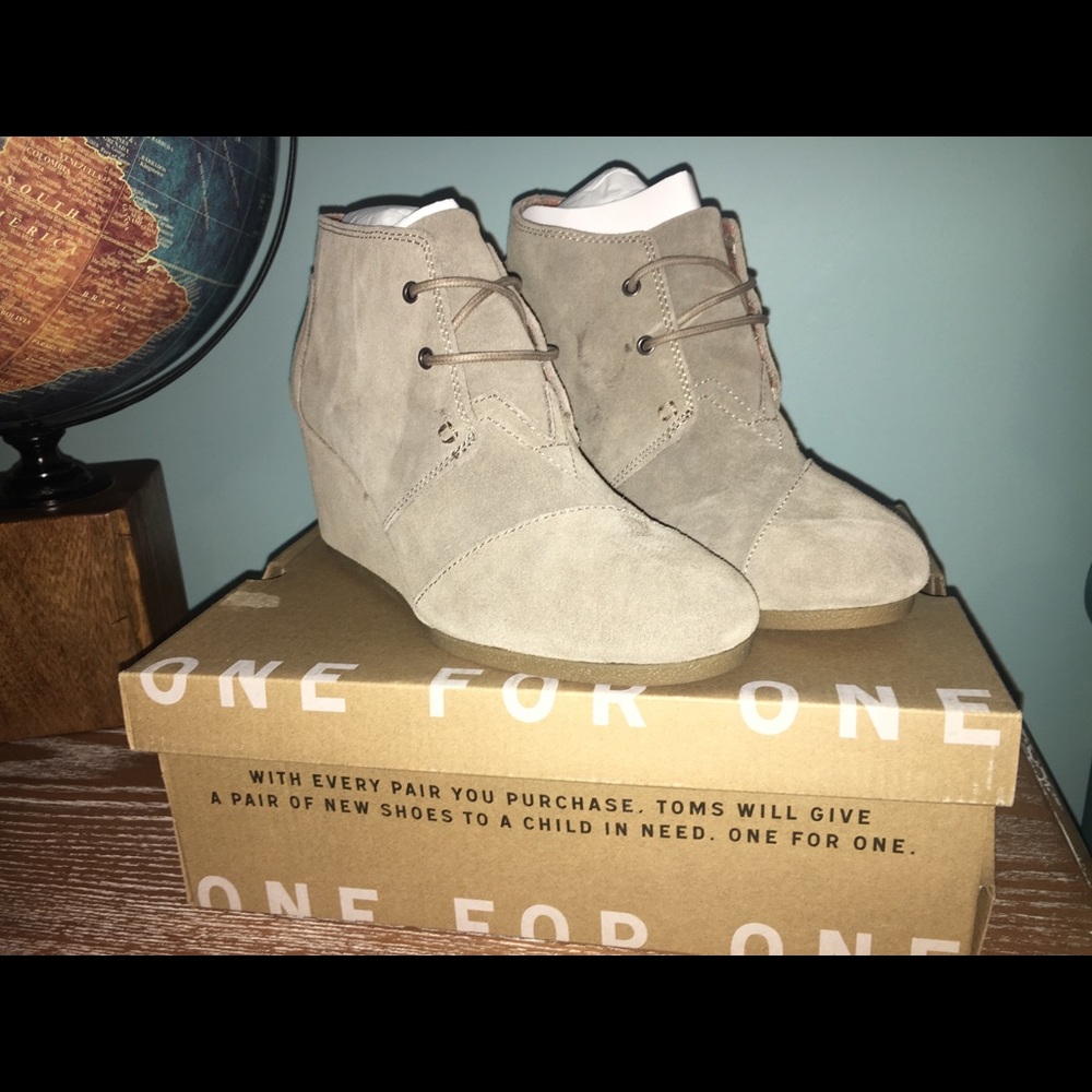 SOLD: TOMS desert wedges