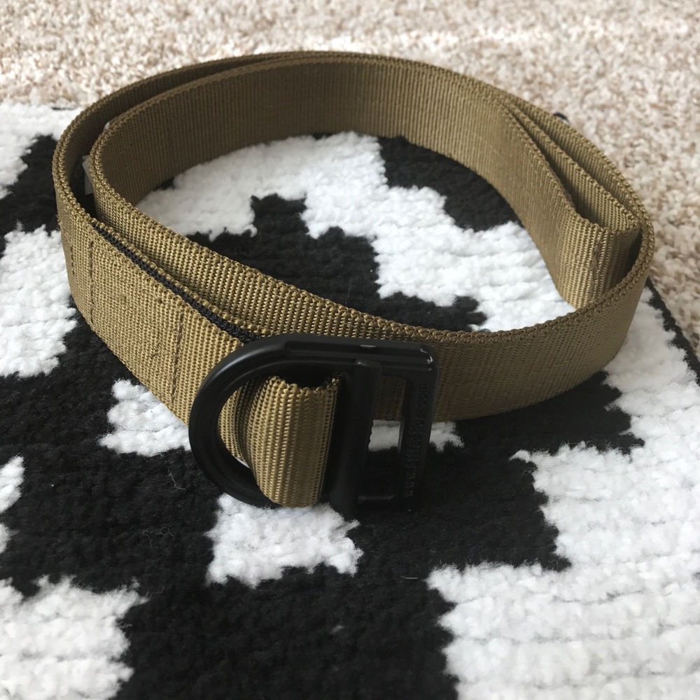 5.11 dark tan belt. Worn once.