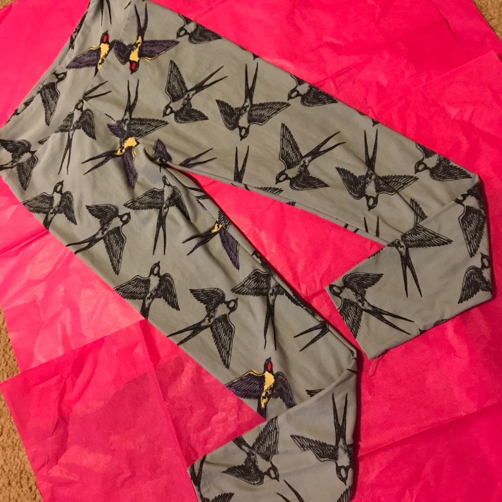 LuLaRoe leggings super cute and comfy