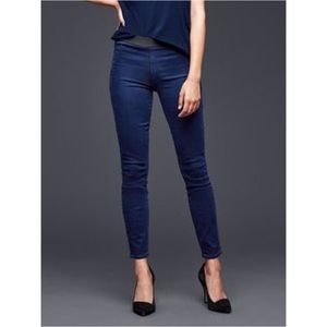 2 pairs of GAP skinny Jeans