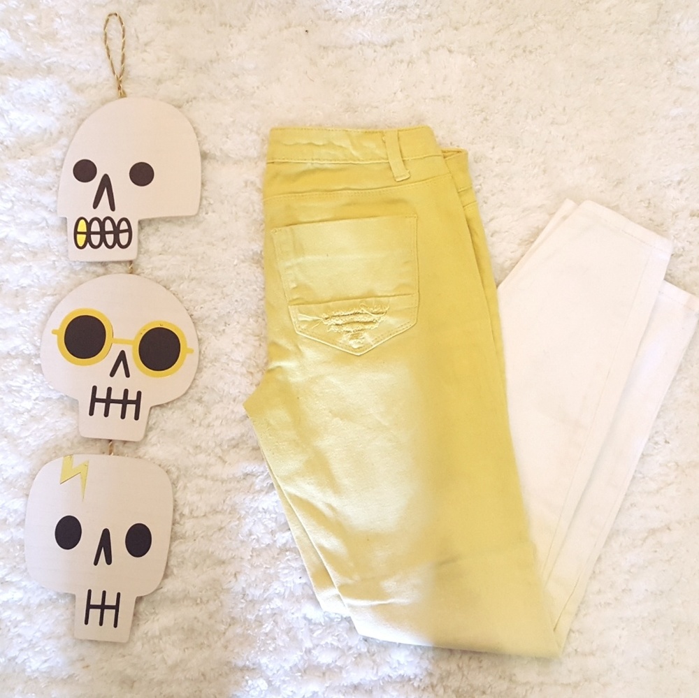 NWOT Distressed Yellow Ombre Skinny Jeans