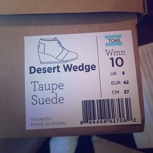 New in Box Toms Suede Wedges Size 10