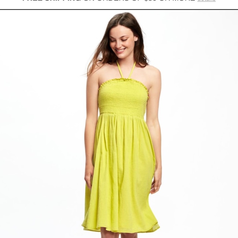 Fun halter dress! 🏝🏝