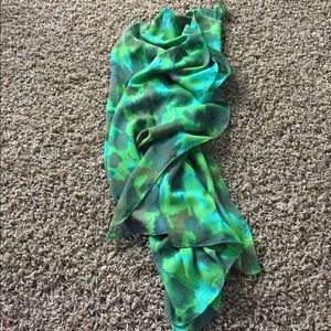 Limited scarf