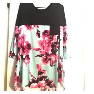 Chic flowered top