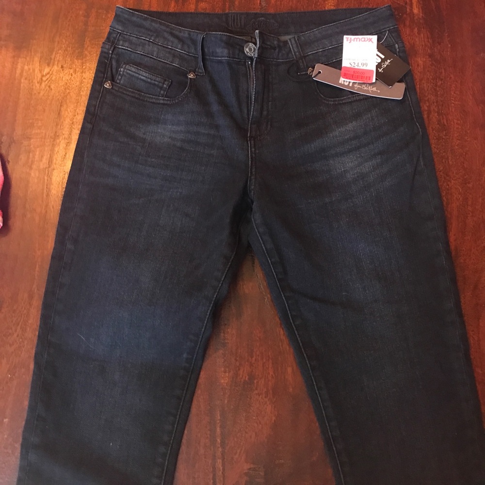 Size 10 Kut from the Kluth dark wash ankle jeans