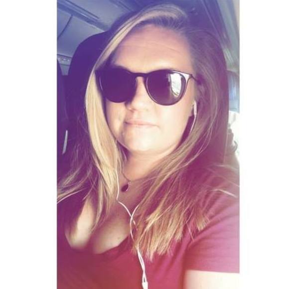 Meet your Posher, Jessica - Picture 1 of 1