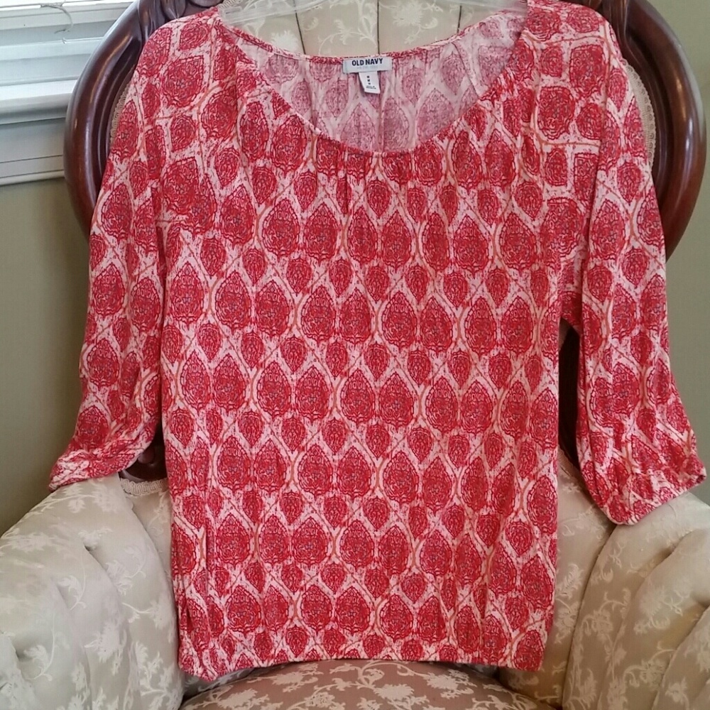 Old navy shirt size medium