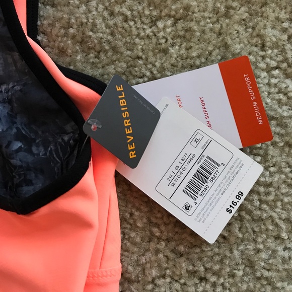 Gorgeous Reversible Sports Bra - Picture 4 of 4