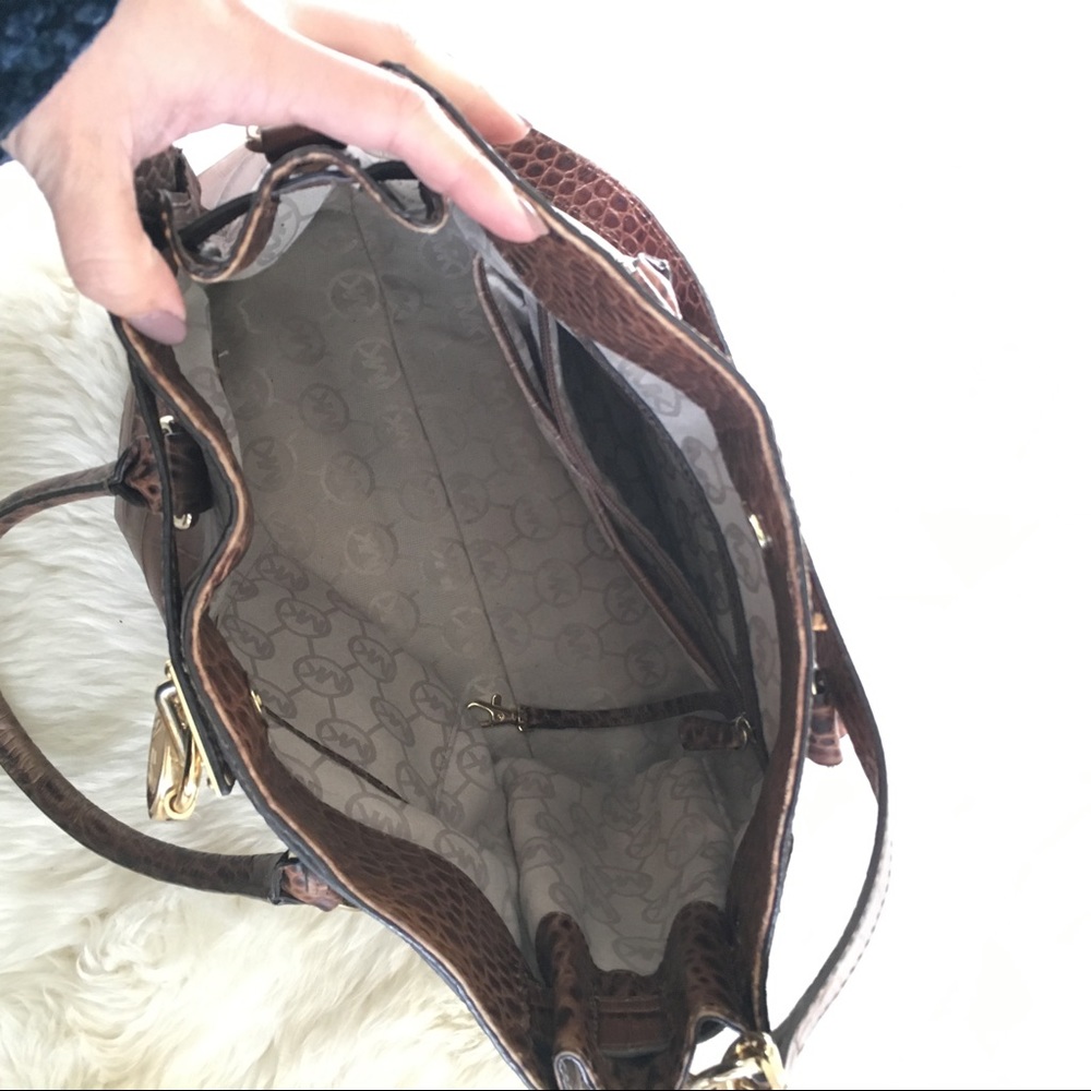 Michel Kors Alligator Print Hamilton Tote - Picture 6 of 8