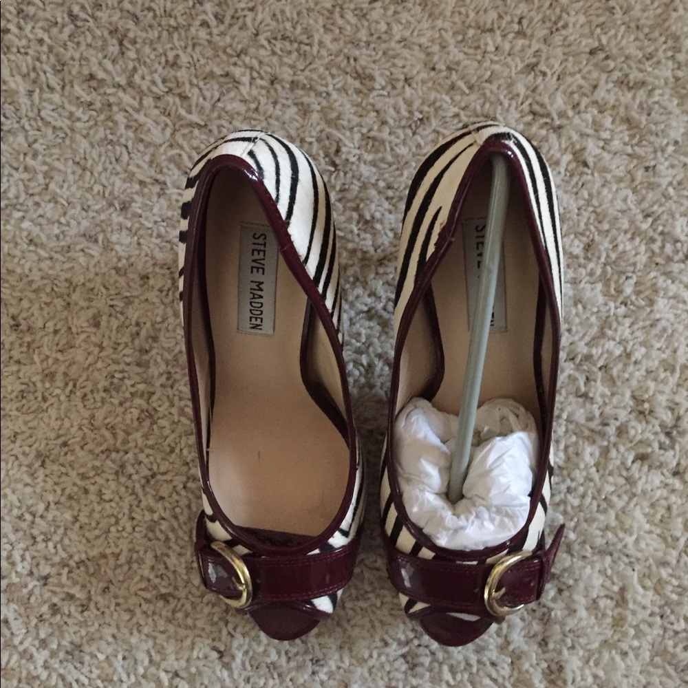 Steve Madden Leszlie in Zebra - Picture 3 of 3