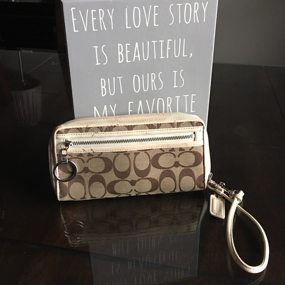 Coach Wristlet wallet