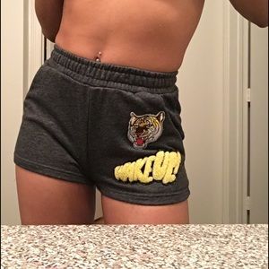 Gray shorts with Cotton pin