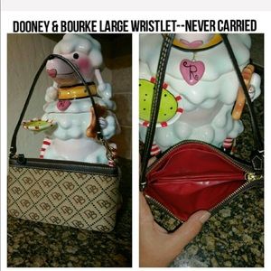 DOONEY & BOURKE LARGE WRISTLET