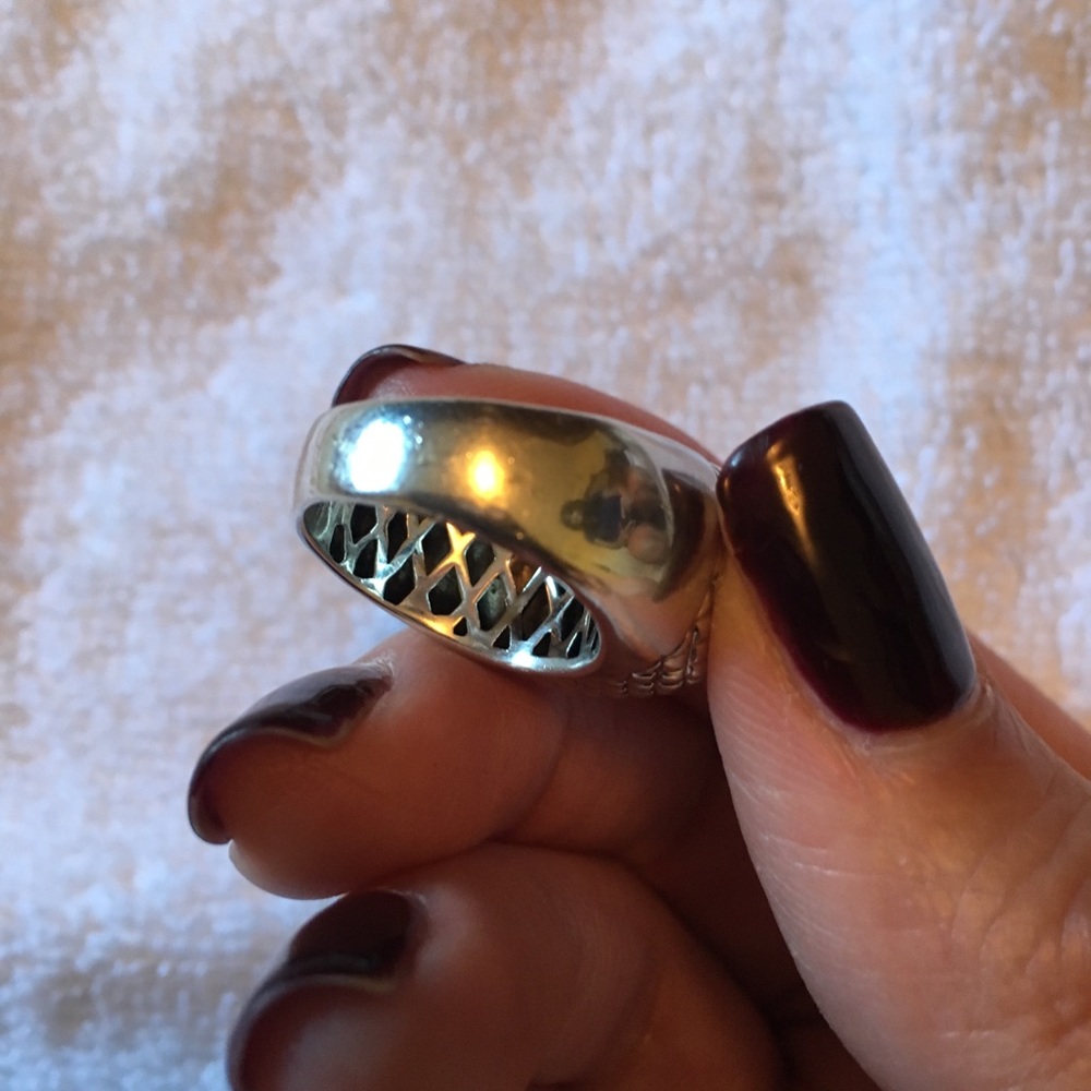 Ring - Picture 3 of 5