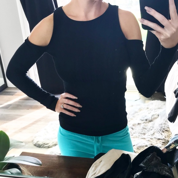 open shoulder long sleeve top