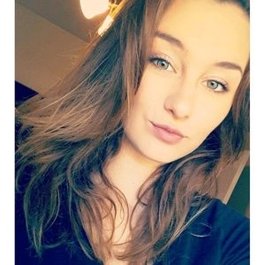 Meet your Posher, Alicia