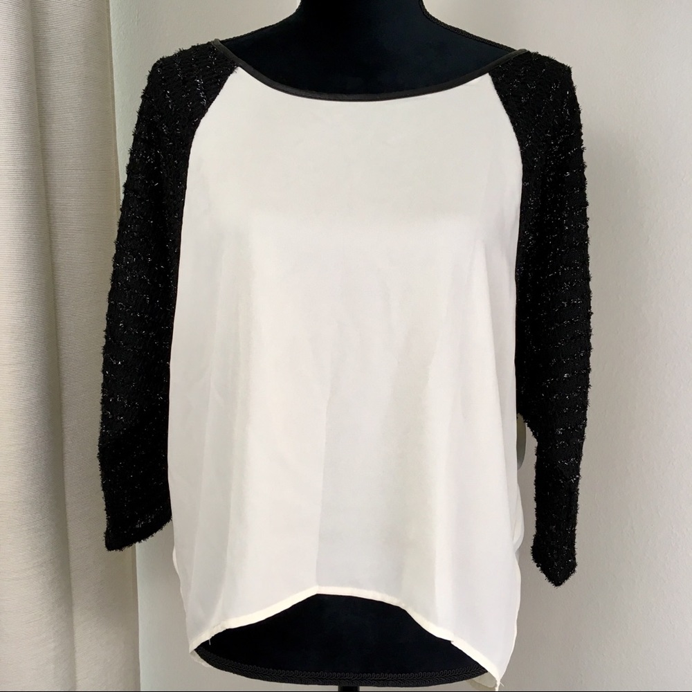 Jealous Tomato Ladies Top Size Medium EUC