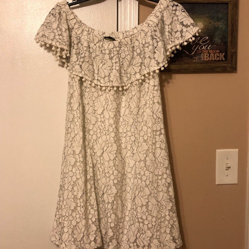 White lace off the shoulder dress