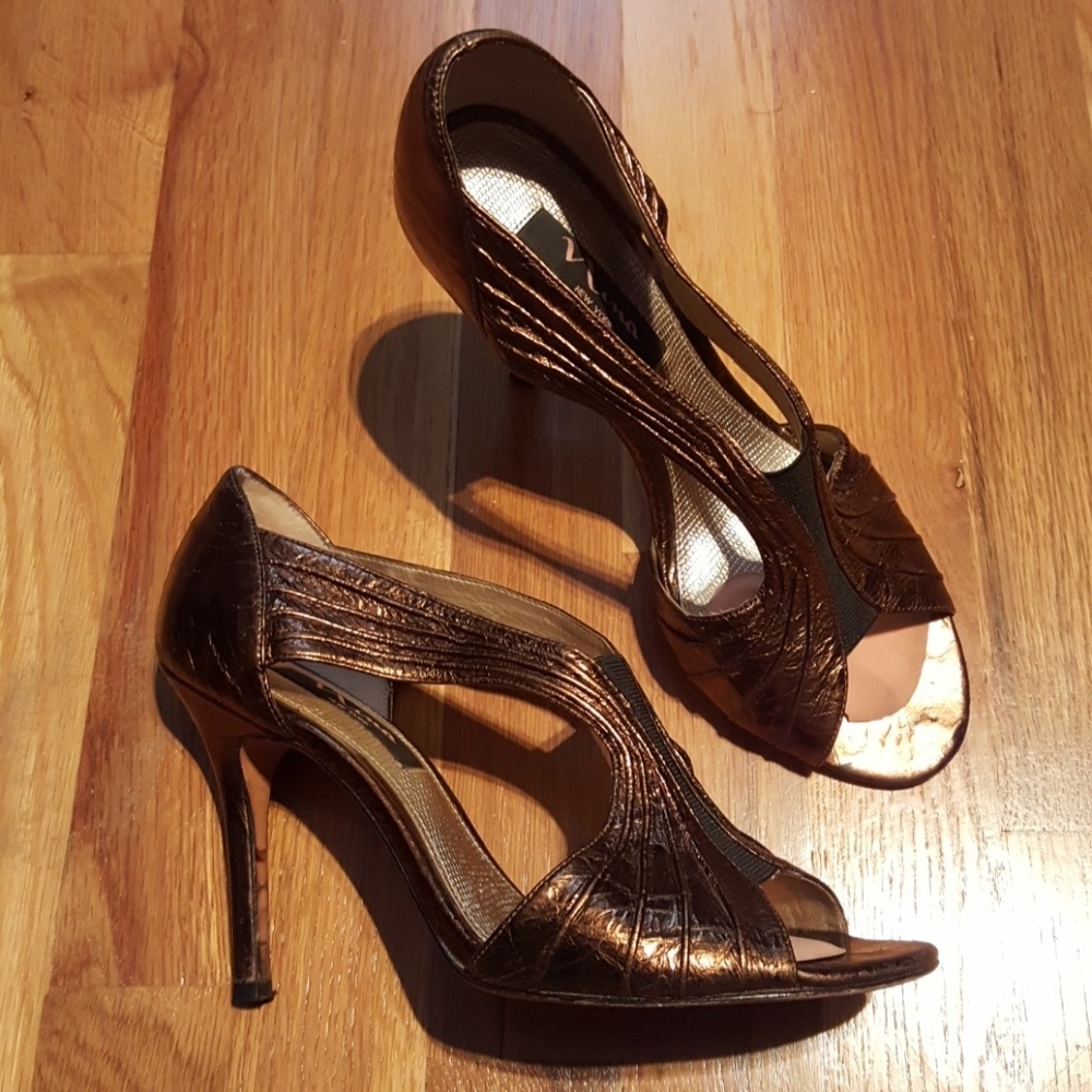 Nina copper peep toe pumps
