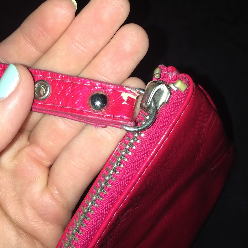 Express Wristlet - Picture 4 of 8