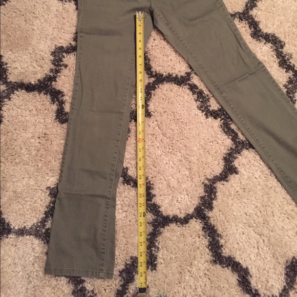 VINEYARD VINES JEANS! BARELY WORN - Picture 6 of 6