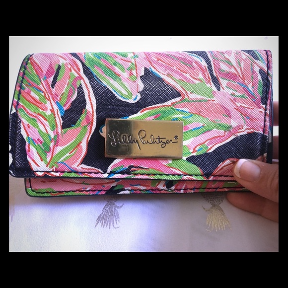 Lilly Pulitzer large wallet - Picture 1 of 8