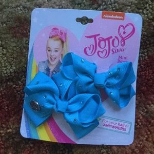 Jojo Siwa blue hair bow