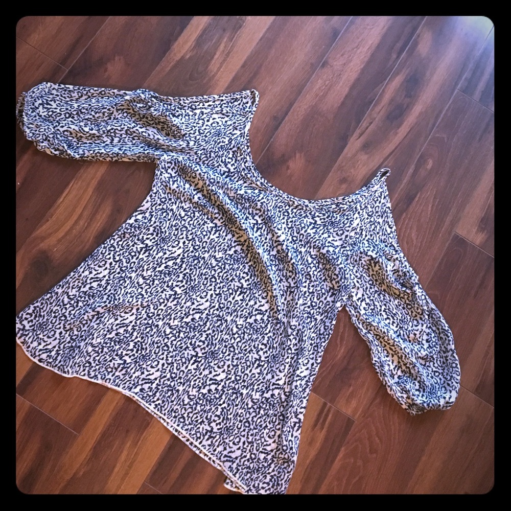 Medium open shoulder chiffon blouse