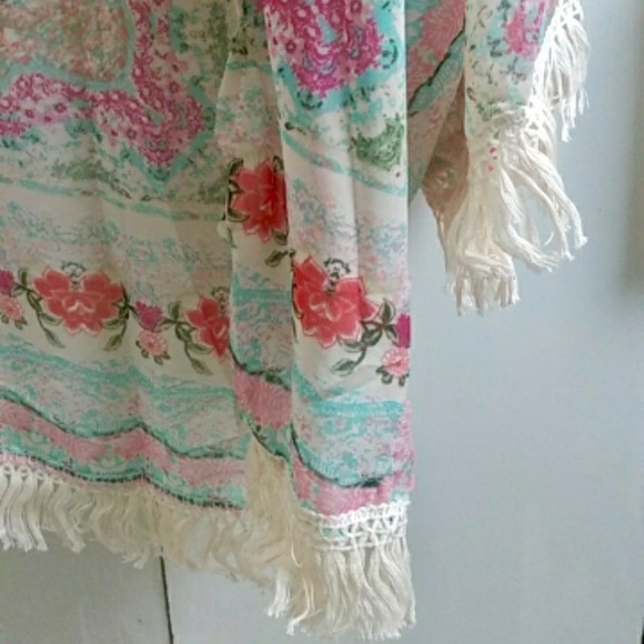 Pretty Floral Fringe Kimono Blouse Beach Coverup - Picture 8 of 8