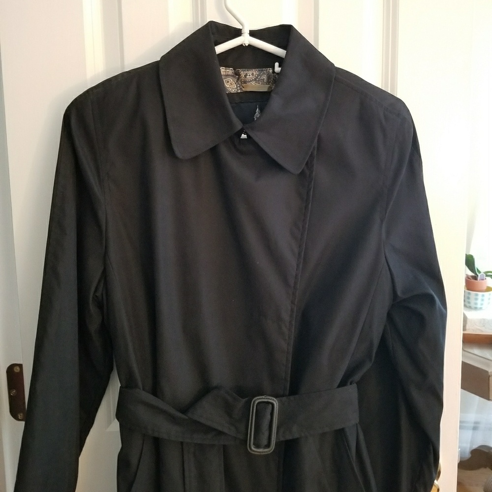London Fog belted trench. Black. Size SP