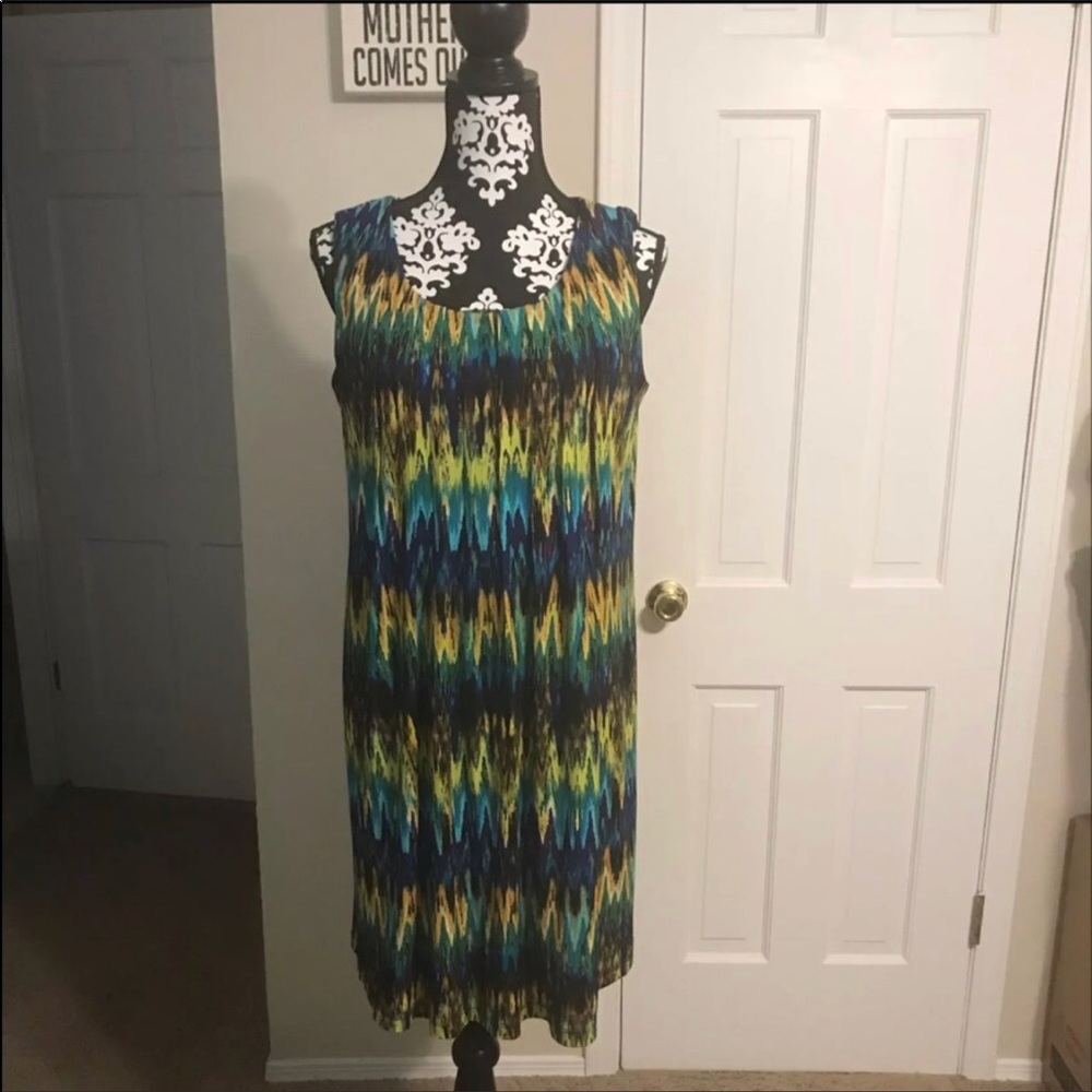 TIE DYE PRINT DRESS WITH FRONT ROUCHING DETAIL