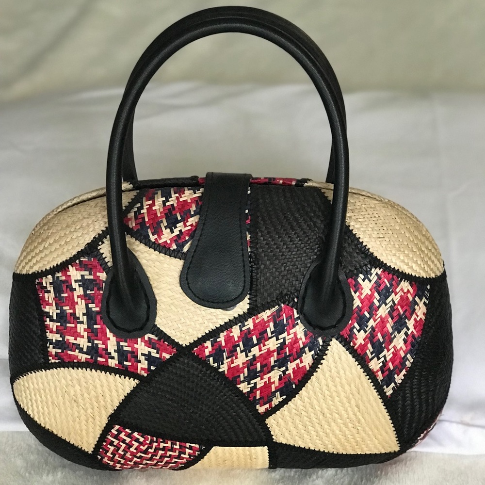 Hard case hand bag