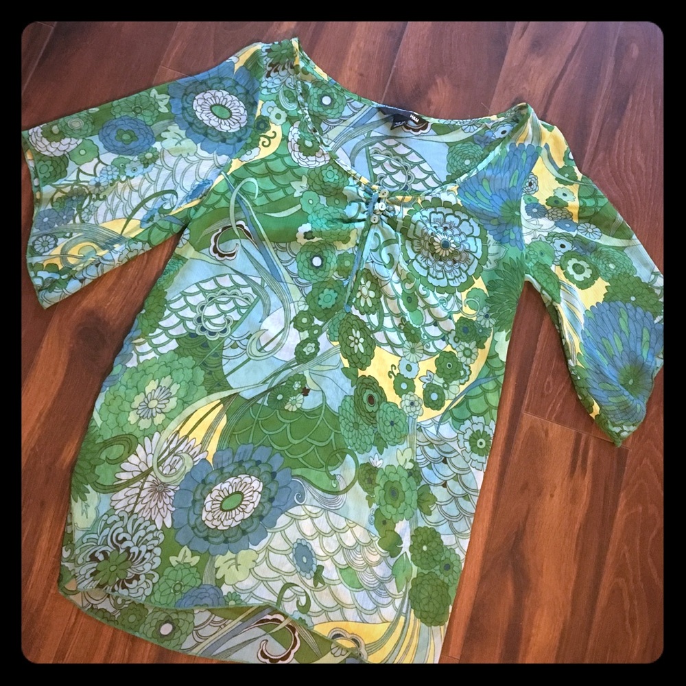 Medium blouse. Chiffon. Beach cover up
