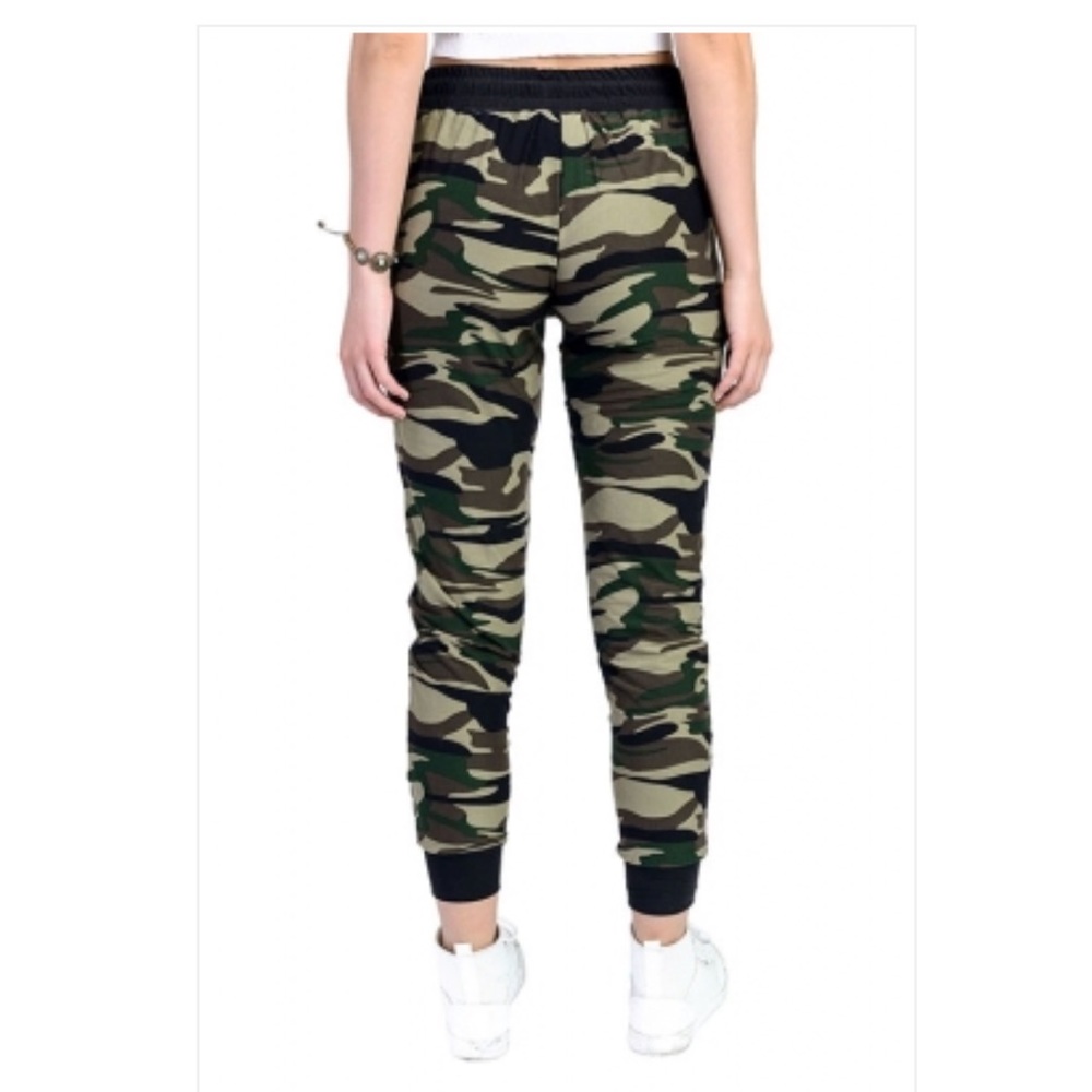 NWT Camo Jogger Lounge Pants - Picture 4 of 4