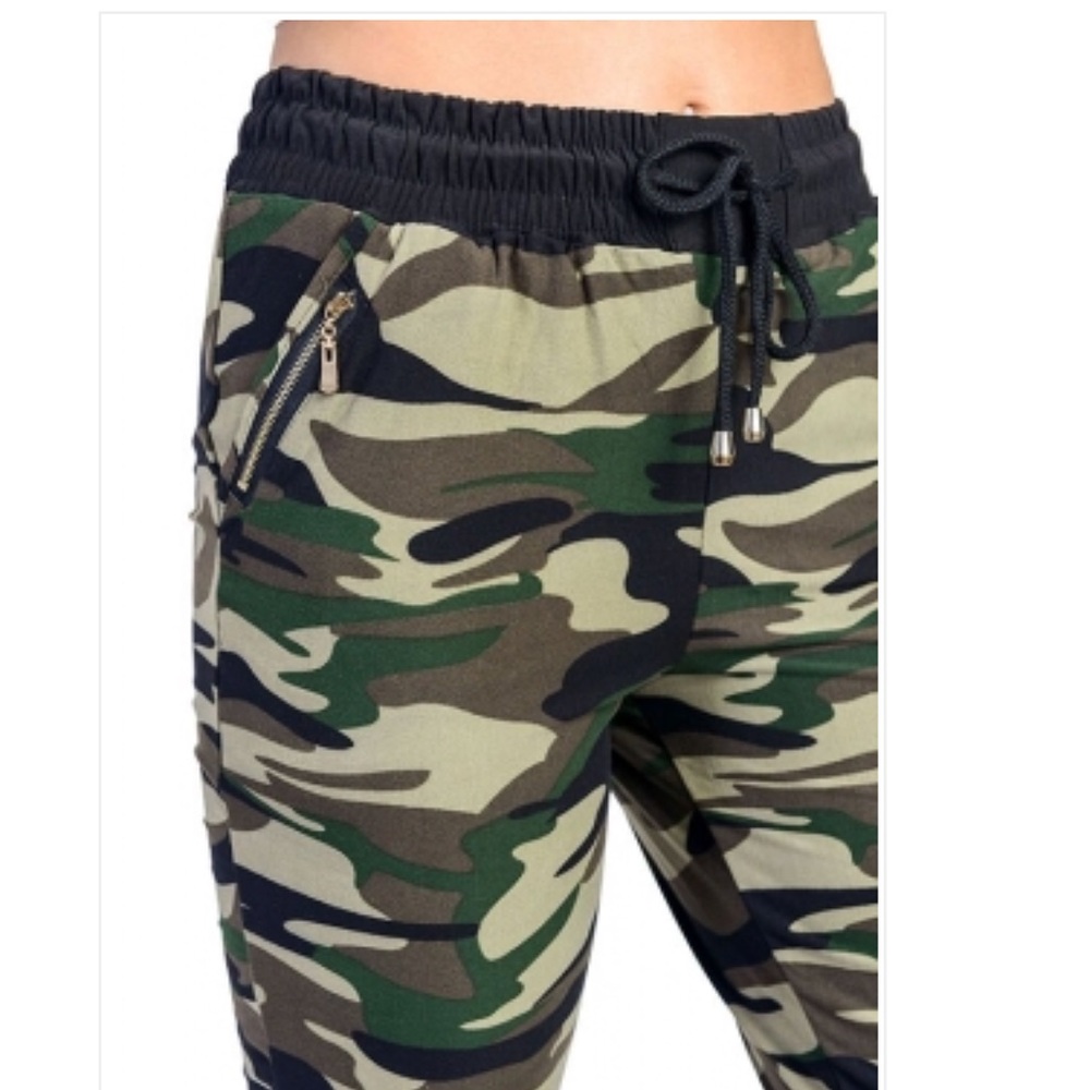 NWT Camo Jogger Lounge Pants - Picture 3 of 4