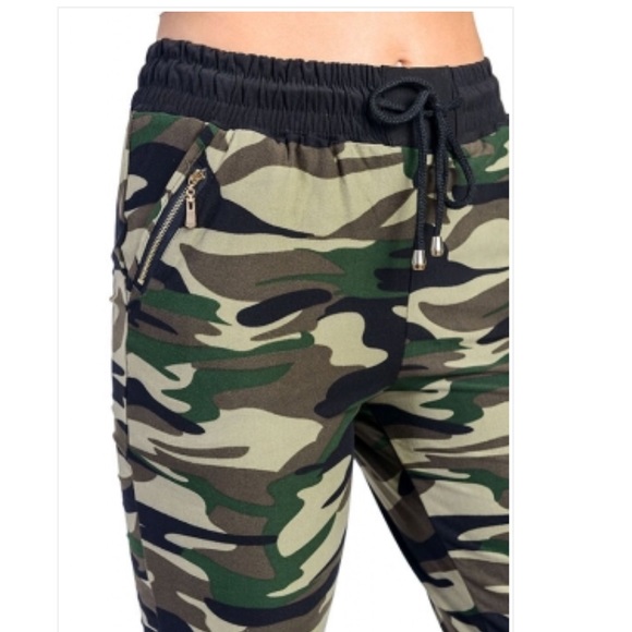 NWT Camo Jogger Lounge Pants - Picture 3 of 4