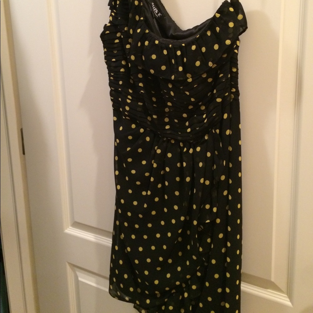 One shoulder black polyester dress.