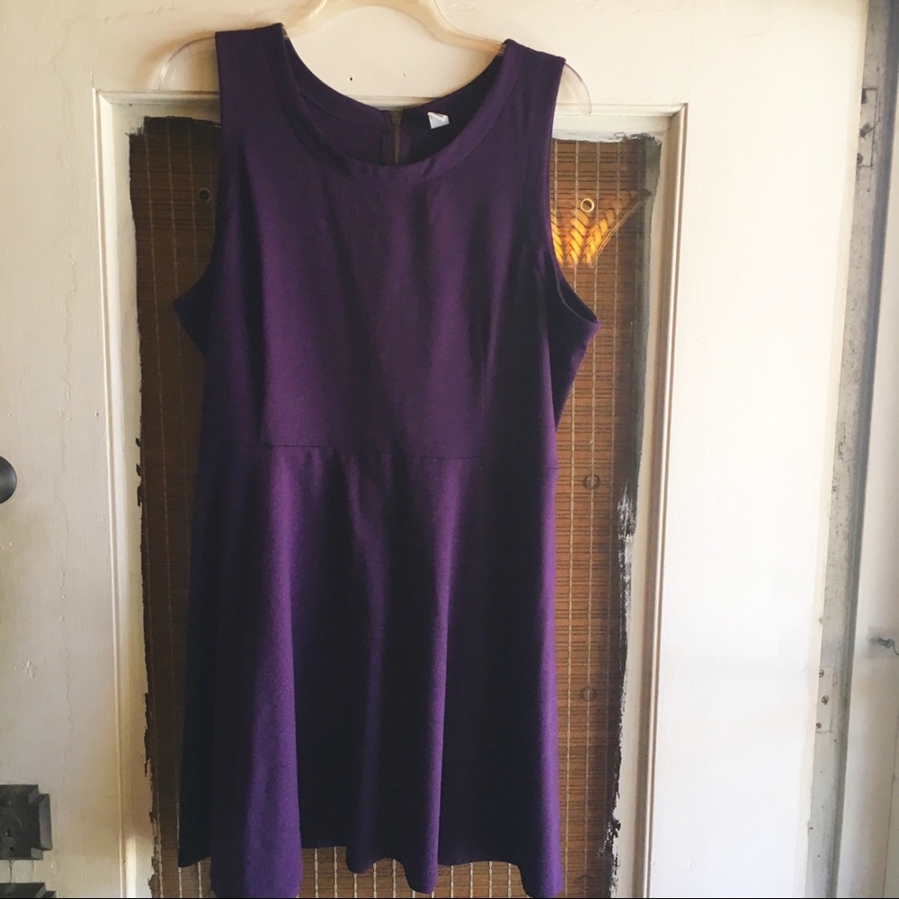 Eggplant / Purple knit knee-length dress w/zip
