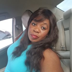 Meet your Posher, Essie