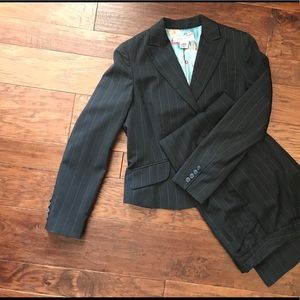 Nine West Size 10 Navy Pinstriped Business Suit