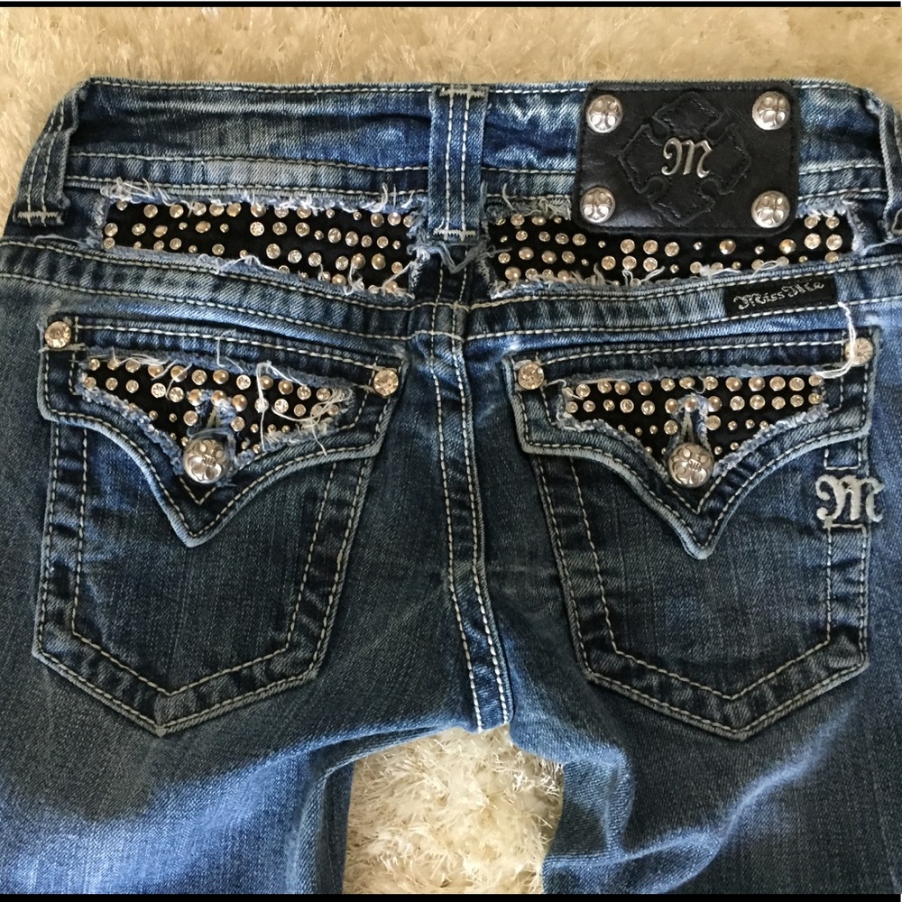 ❌sold❌ Miss Me Distressed Bootcut Sz 26 jeans
